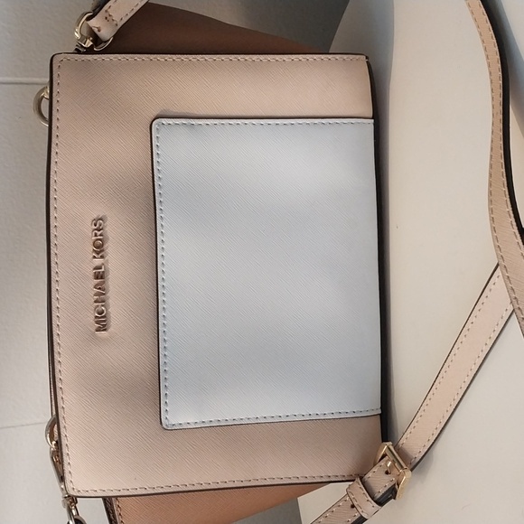Michael Kors Selma Crossbody - Picture 2 of 14